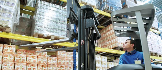 caritatif-dons-de-denrees-alimentaires-aux-associations
