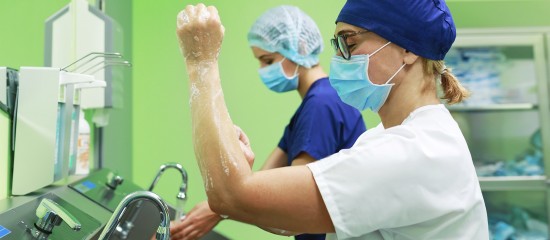 professionnels-de-sante-une-charte-pour-la-prevention-du-risque-infectieux